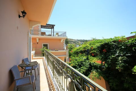 Balcony/Terrace, Garden view