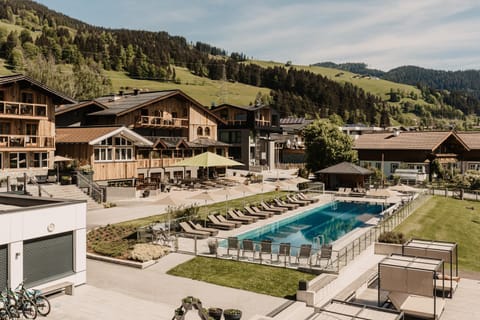 Property building, Swimming pool
