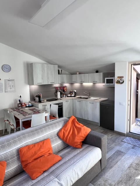 Kitchen or kitchenette, Living room, Dining area, dishwasher, minibar, pet friendly, stove