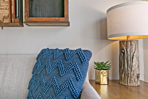 Stylish 2BR Pad with Up-to-date Comforts - Halsted rep Apartment in Chicago