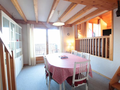 Appartement 8 pers, 4 pièces, 50m des pistes, parking, balcon, proche commerces - FR-1-572-88 Apartment in Arâches-la-Frasse