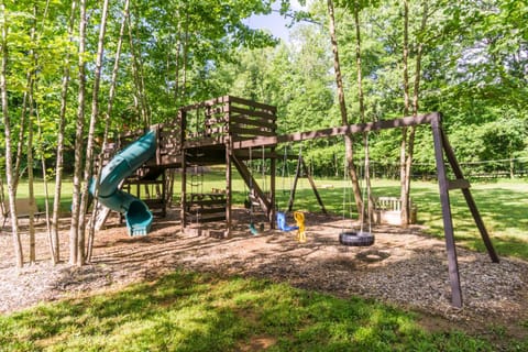 New Listing! Foothills Family Retreat - 7 Bedrooms, Hot Tub, & Playground Haus in Union County