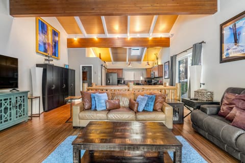 Linda's Lakehouse Apartment in Incline Village