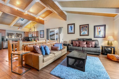 Linda's Lakehouse Apartment in Incline Village