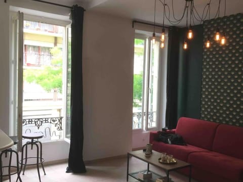 Terrasses du Port 5 mn, T2 moderne tout équipé 5 couchages Apartment in Marseille