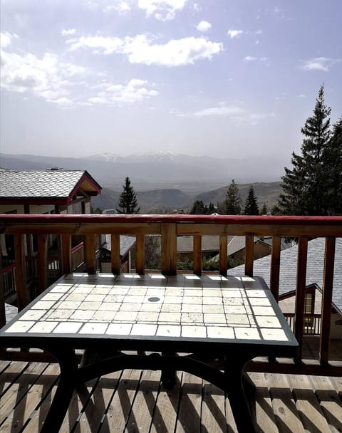 Font-Romeu près des pistes - Appartement 2 pièces très lumineux avec terrasse et vue panoramique Apartment in Bolquère