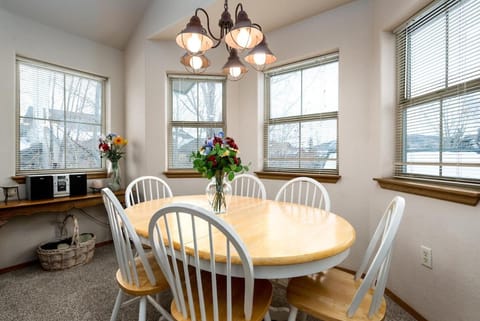 Tarn Landing Condo: Access To All Summit Resorts Apartment in Frisco