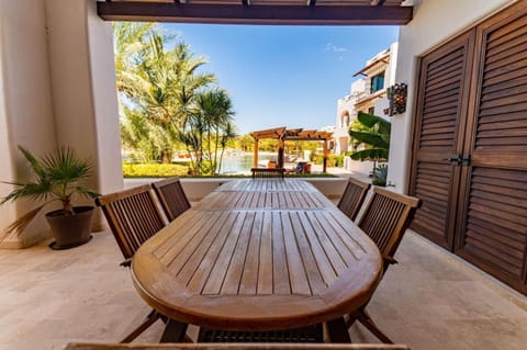 Luxury Oceanfront Condo at El Caimancito Beach Appartamento in La Paz