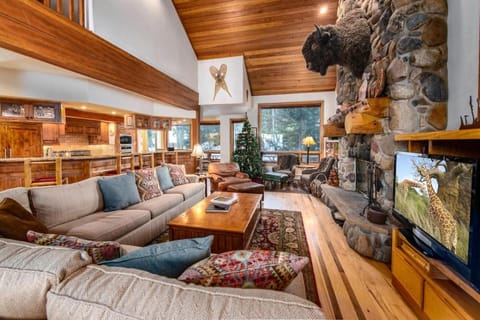 Boulder Ridge Lodge Huge Ski In Home Sleeps 22 Casa in Breckenridge