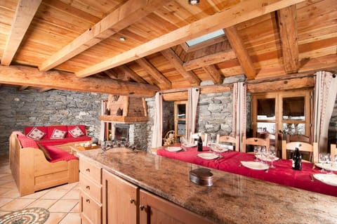 Chalet Les Champs Du Pont - Chalets pour 15 Personnes 68 Chalet in Tignes