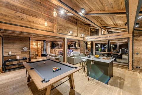 Game Room, Living room