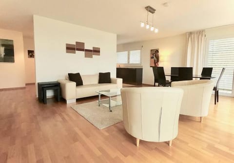 Spacious and bright 2 bedroom apartment with terrace Condo in Lausanne