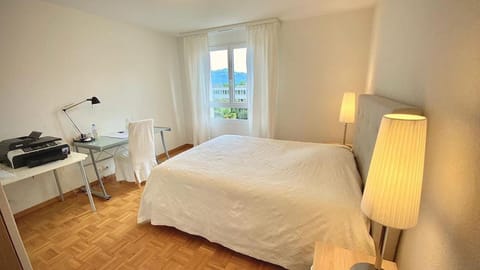 Close to the lake and very spacious 3 bedroom Condo in Lausanne