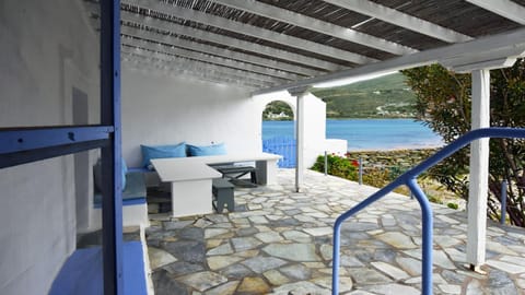 The charming Beach House, ideal for 4 to 5 people House in Kea-Kythnos