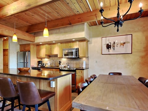 Timberline Condominiums 3 Bedroom Deluxe Unit B2A Maison in Snowmass Village