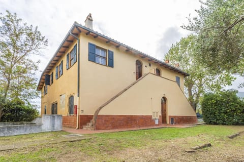 Facade/entrance, Garden, On site