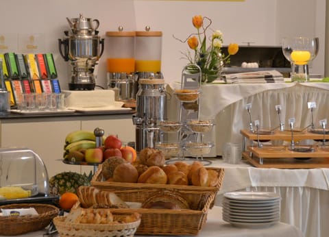 Restaurant/places to eat, Food