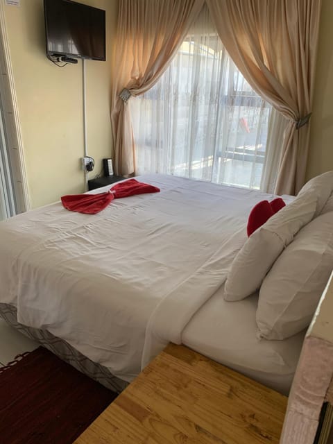 Ekaya Palace Guest House Bed and Breakfast in Gauteng