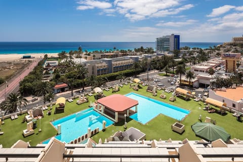 Pool view, Sea view