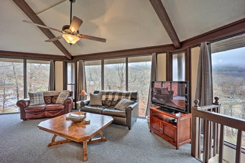 Skiway Chalet Beech Mountain Home with Hot Tub! House in Beech Mountain