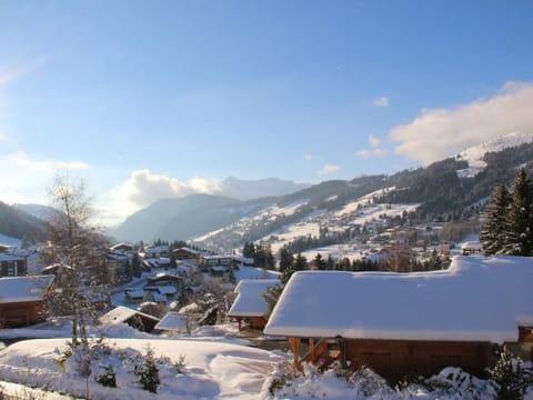 Superbe chalet avec piscine et hammam à 50m des pistes - FR-1-598-27 Chalet in Les Gets