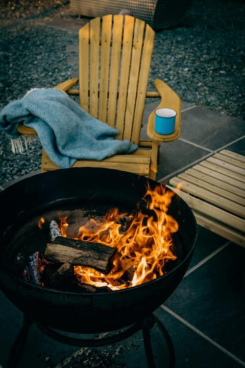 Blatchford Briar - Award Winning Private Shephards Huts with their own Secluded Hot Tubs Apartment in West Devon District