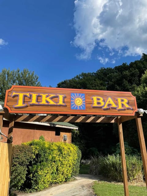 Geneva Hotel & Tiki Bar Hotel in Chimney Rock
