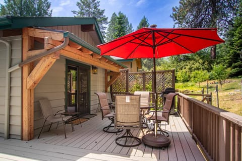 Cozy one bedroom with privacy - Community beach access House in Lake Pend Oreille
