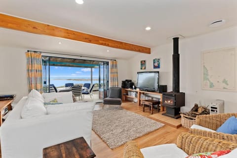 Taste Of Paradise with WiFi!- Mangawhai Heads Home House in Auckland Region