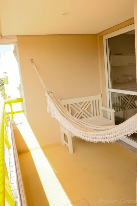 Apto 2 dormitórios à 400 m da Praia de Riviera de São Lourenço - com serviço de praia Condominio in Bertioga