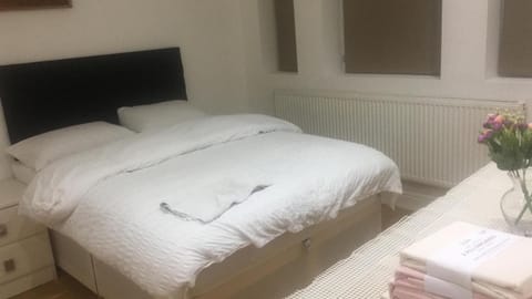 1st Angel Accommodation Bed and Breakfast in Hounslow