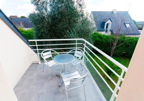 Balcony/Terrace, Garden view