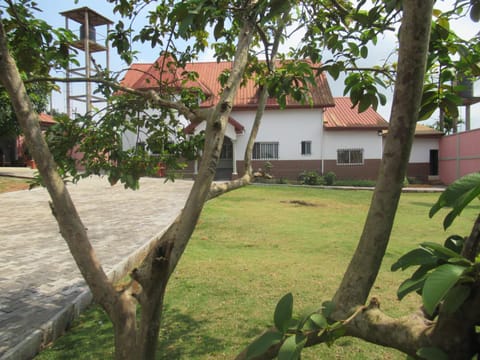 Villa à Odza borne 12 Aéroport a 10min Villa in Yaoundé