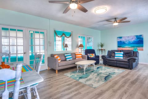 Sunny Escape - A Monthly Beach Rental home Casa in Clearwater Beach