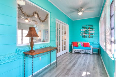 Sunny Escape - A Monthly Beach Rental home Casa in Clearwater Beach