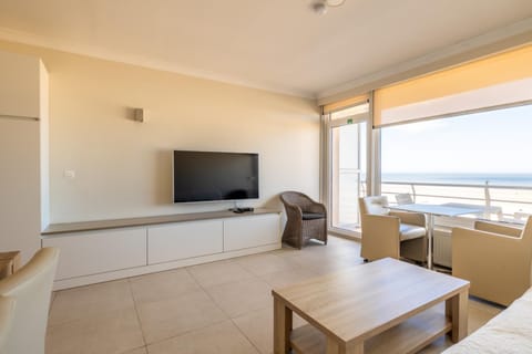TV and multimedia, View (from property/room), Balcony/Terrace, Living room, Seating area, Dining area, Sea view