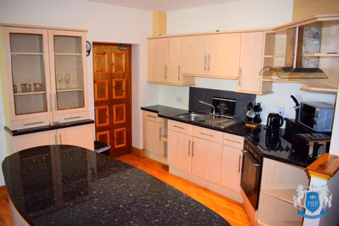 Two Bedroom Town Centre Apartment Wohnung in Elgin