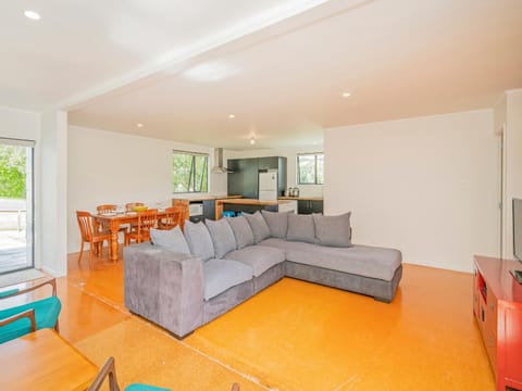 Key to Whangapoua - Whangapoua Holiday Home House in Auckland Region