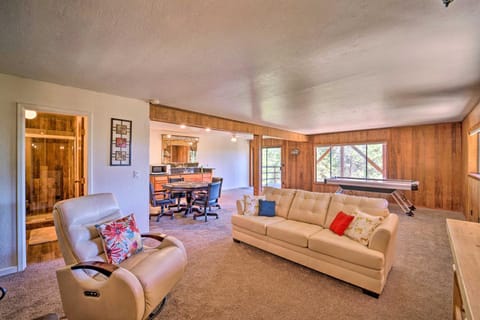 Stateline Escape - 6 Mi to Heavenly and Lake Tahoe! Maison in Round Hill Village