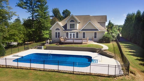 Bird's eye view, Pool view, Swimming pool