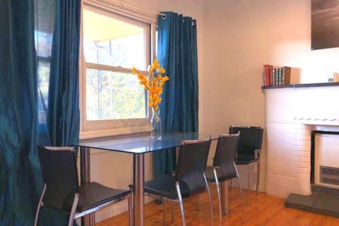 Modern Charming Miners’ Cottage +Free Internet House in Broken Hill
