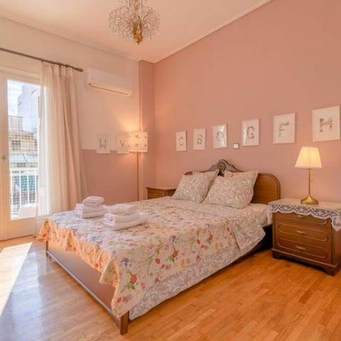 Comfy Sunny flat wh balconycenter up to 8ppl Eigentumswohnung in Kallithea