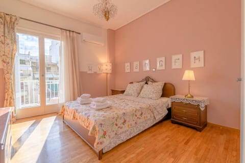 Comfy Sunny flat wh balconycenter up to 8ppl Apartamento in Kallithea