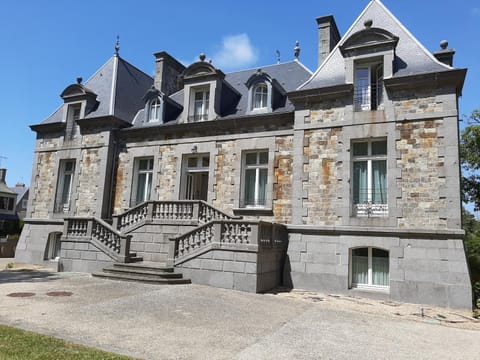 Property building, Facade/entrance, Garden view