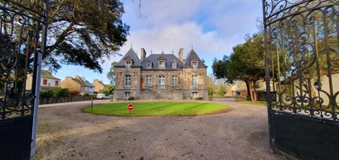 Property building, Location