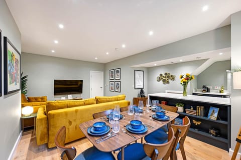 TV and multimedia, Living room, Dining area