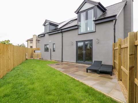 Hunters Cottage House in Wales