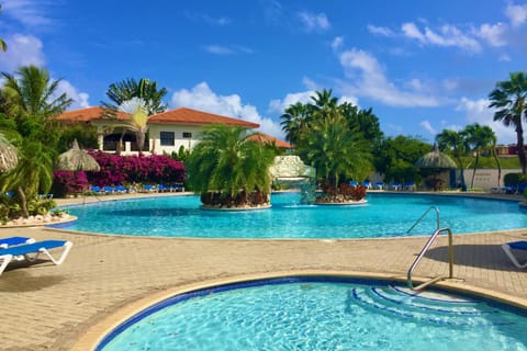 Tropical bungalow in Seru Coral Resort Curacao with beautiful gardens, privacy and large pool House in Willemstad