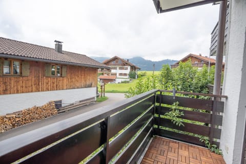 Balcony/Terrace, Mountain view