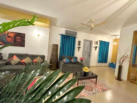 GR STAYS Sol Villa Candolim with Private Pool, Walking distance to Beach Villa in Candolim